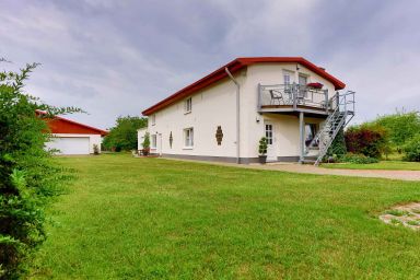 Ferienwohnung mit Terrasse und Garten