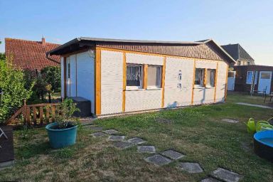 Bungalow mit kleiner Terrasse