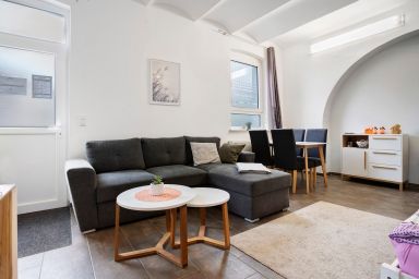 Peenecamp Neukalen, Campingplatz - Ferienwohnung 4 - 6 Personen