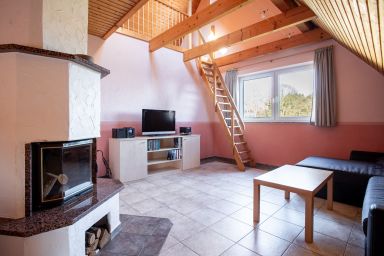 Ferienhaus Am Boddenufer - Ferienwohnung Falkenturm