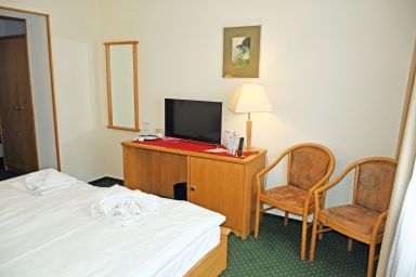 Park-Appartements Ostseebad Sellin 500 m zum Strand - DZ mit Balkon Park 112