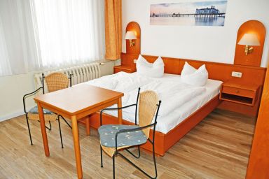 Appartementhaus Sellin in Stil der Bäderarchitektur - Budgetzimmer mit Dusche/WC auf dem Flur 17