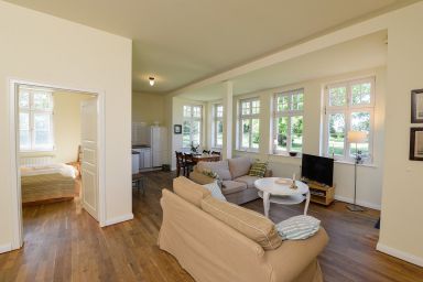 Gut Grubnow Rügen - Ferienwohnung 4 für 4 Personen am Wasser