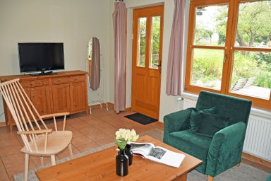 Ferienwohnungen im Fischerdorf und unterm Reetdach - 01 Ferienwohnung mit Gartenterrasse