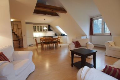 Gut Rattelvitz Galerie F, hochwertig, Sauna, Kamin, eTankstelle, Spielscheune, 15.000qm Park Land