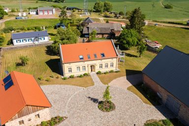 Gutshof Liepe – Exklusiver Gutshof mit 2 Ferienwohnungen für bis zu 14 Personen