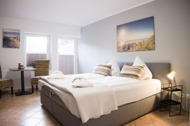 Doppelzimmer 5 Rollmops mit Küche by Pharus Appartements