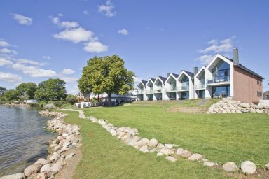 FeWo Heimathafen - moderne Ferienwohnung in Wassernähe mit Meerblick - Ferienwohnung Heimathafen