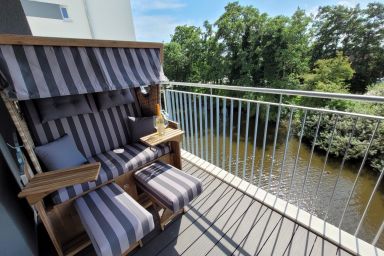 49.2.S Waterkant - Moderne, hochwertige Ferienwohnung, Sauna, großer Balkon, strandnah