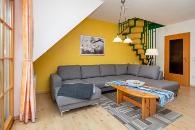 Ferienpark Freesenbruch - Komfortable Ferienwohnung in Zingst mit Balkon, WLAN und beheiztem Pool