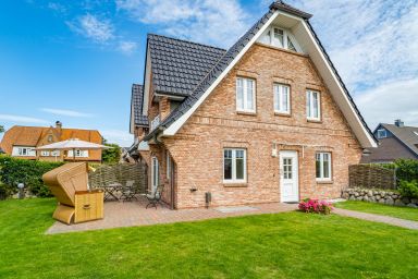 Hannah - 4-Zimmer-Ferienwohnung für max. 5 Personen mit Terrasse u Strandkorb (saisonal).