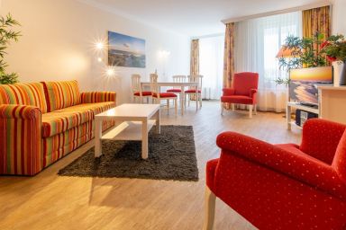 Seehof - Ferienwohnung mit sonnigem Balkon und Blick auf den Schloonsee in Strandlage