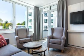 Wohn-/Essbereich mit Zugang zur Loggia