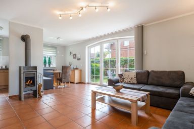 Haus Otter - Schönes Ferienhaus (100qm) für 6 Personen und Hund mit Kamin, Sauna und Garten