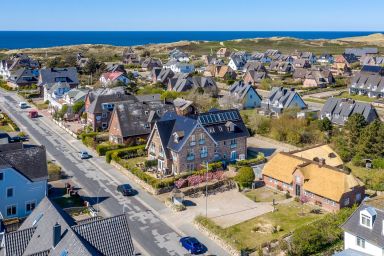 Landhaus Berthin-Bleeg, Die Syltlounge App. 9 - 2-Raum-Appartement im DG, ca. 40 m² Nutzfläche, 1 Parkplatz, Nichtraucher.