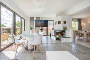 Ferienhaus Sonnendeck mit Sauna, Kamin & Terrasse für 12 Personen - Geräumiges Ferienhaus in Ückeritz mit Sauna, Garten und viel Platz für 12 Gäste