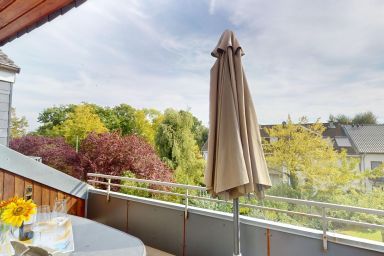 NeuKlosterhof - Modernisierte 53 m² Ferienwohnung für bis zu 4 Personen mit Balkon und Parkplatz