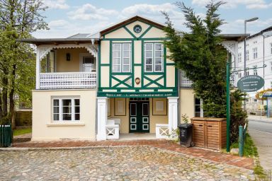 Villa Gustavia - Charmante Villa Gustavia in Sassnitz mit Balkon - FeWo Königsstuhl