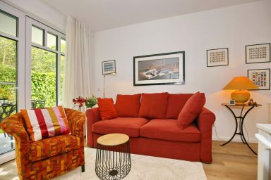Linden-Palais - 2-Zimmer-Wohnung an der Ostsee, Terrasse, strandnah & mit Hund für 4 Personen