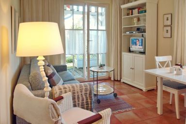 Strandstraße 16 - Strandnahe Ferienwohnung in Kühlungsborn für 2 Personen mit WLAN & Terrasse
