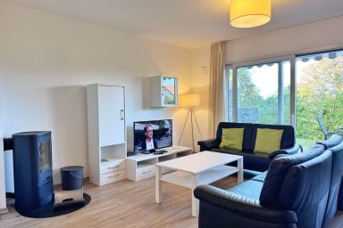Moderne Erdgeschosswohnung mit 3 Schlafzimmern und Kamin - Mein Glowe - EG rechts