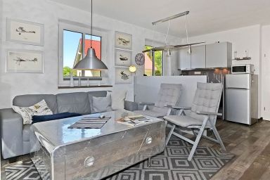 DHH Waldhaus 6 - Wunderschönes Ferienhaus mit Garten, nahe See & Strand