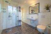 Sauna Bad EG mit direktem Zugang zum Garten