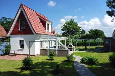 Behagliches Ferienhaus mit schönem Garten und überdachter Terrasse