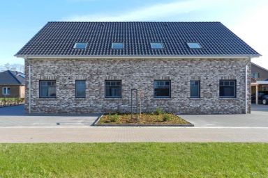 Ferienhaus in Burhave mit Großer Terrasse