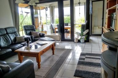 Ferienhaus mit Garten, Terrasse und Grill