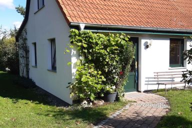 Ferienhaus mit Garten und Terrasse, 800 m zum Strand