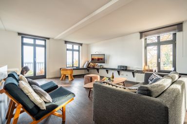 Villa Schering, App. 4 Black & White