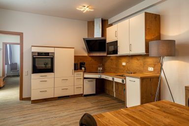 Appartementhaus mit Balkon im Ostseebad Göhren (HM-ADL) - schöne 3-Raum-Ferienwohnung mit Terrasse (Albatros)