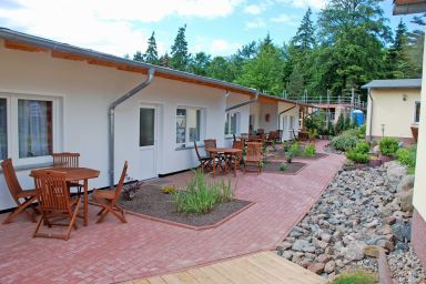 Ferienwohnungen mit Terrasse in Sellin zum Südstrand - Ferienhaus 08 und Terrasse