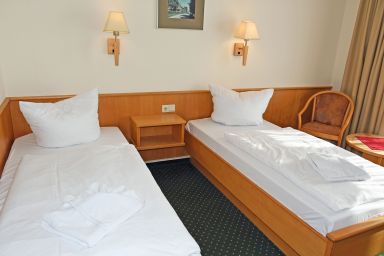 Park-Appartements Ostseebad Sellin 500 m zum Strand - DZ Zweibett Park 208