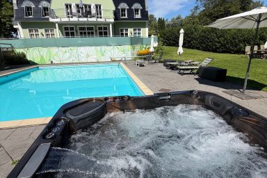 Gutshaus Luxus-Fewo Schwimmbad, Sauna, Kamin, Whirlwanne - 3 Morgentau