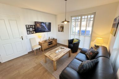 A: Haus Strandkiefer - in strandnaher Lage - Wohnung 01 mit Kamin & Terrasse