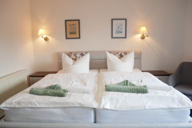 Gästehaus Knuth ca. 10 Gehminuten von der Ostsee entfernt - kleines Doppelzimmer mit Balkon 4