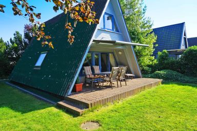 Zeltdachhaus - grosse und sonnige Terrasse mit Markise - - mit Glasfaser - mit Zaun - Parkplatz vor der Haustür
