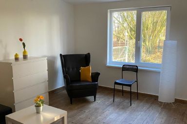 Separate Ferienwohnung mit eigener Terrasse und kleinem Extra-Garten