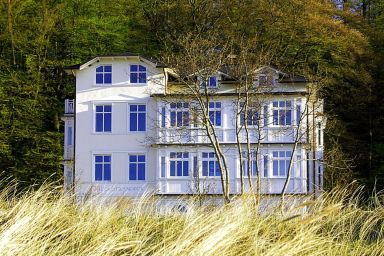 Villa Strandeck - strandnahe Ferienwohnung mit Balkon und Meerblick - Villa Strandeck FeWo 02