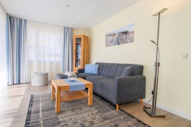Residenz am Strand - Komfortable Ferienwohnung in erster Reihe am Strand von Zingst mit Balkon