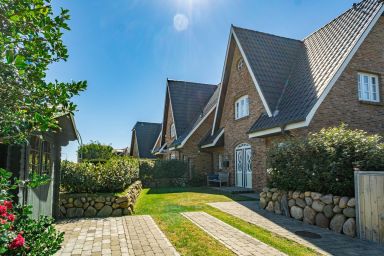 Lerchennest - Ferienhausteil für bis zu 6 Personen mit Garten. - nur 500 Meter bis zum Strand!