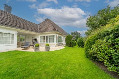 Söns-Rose - Ferienhaushälfte für bis zu 5 Personen mit Garten und Kamin.