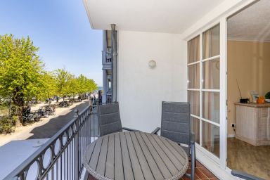 Apartmenthaus Atlantik - Tolle Ferienwohnung an der Ostsee mit sonnigem Balkon - nur 20 m zum Sandstrand!