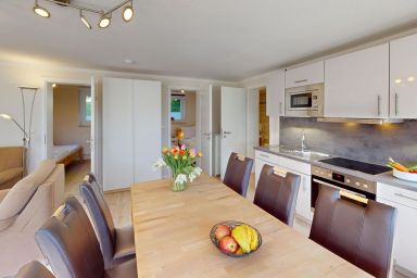 Appartementhaus Königshöhe - Schöne Ferienwohnung mit Terrasse für 4 Personen in Strand- und Hafennähe