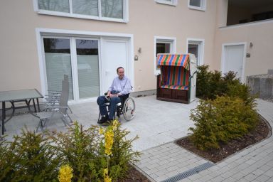Apartmenthaus Königshöhe - Rollstuhlgeeignete Fewo in Strand- und Hafennähe, extra breiter Parkplatz