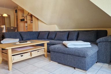 Haus Strandburg - Willkommen in der Ferienwohnung Möwennest in Kühlungsborn
