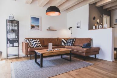 Gulfhof Boomgaarden - Exklusive Maisonette Ferienwohnung "Aafke" im Gulfhof mit Sauna und wunderschönen Obstgarten