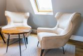 Sessel mit Tisch